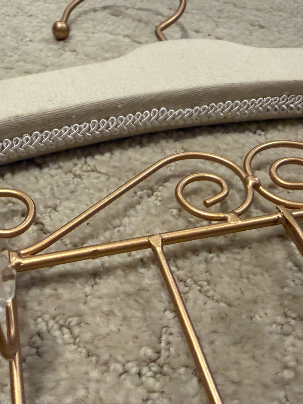 Gold Metal Decorative Jewelry Hanger - Elegant Storage